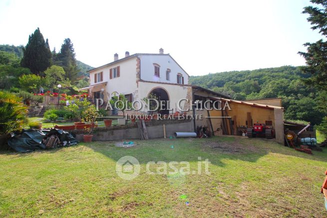 Rustico/casale in residenziale in Via Parrana San Giusto
