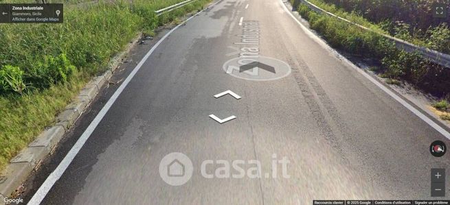 Capannone in commerciale in Zona Industriale