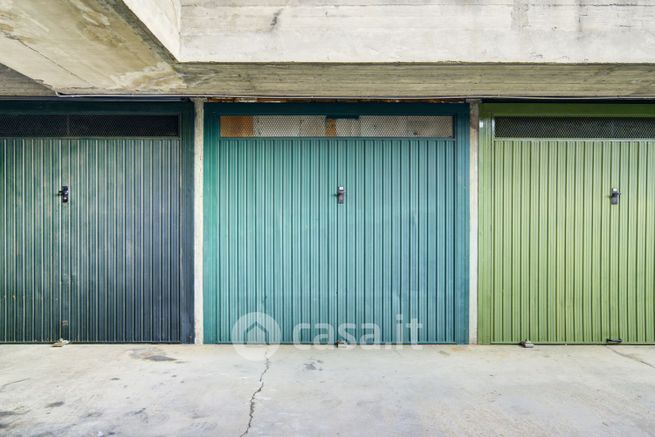 Garage/posto auto in residenziale in Via delle Primule 67