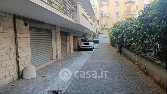 Garage/posto auto in residenziale in Viale Regina Elena