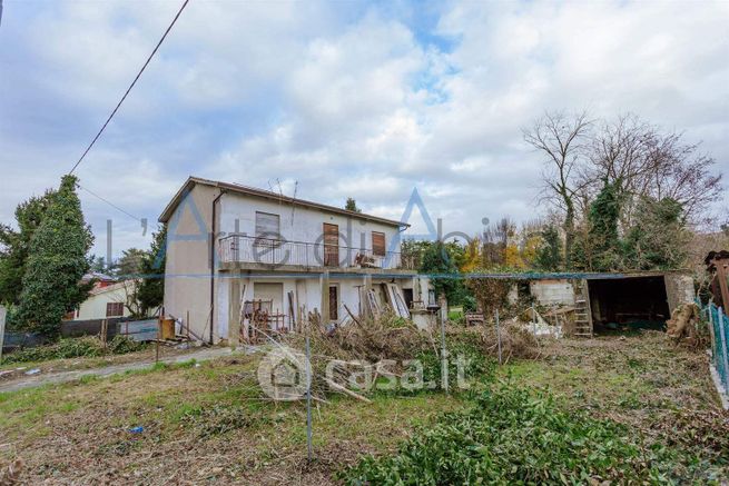 Casa indipendente in residenziale in 