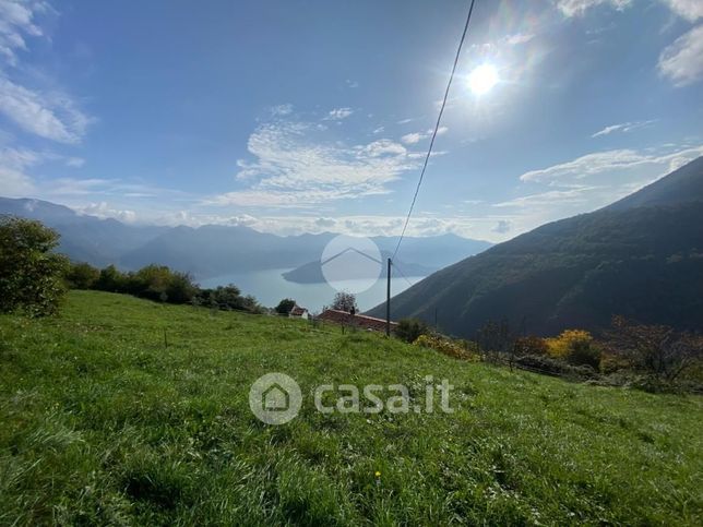 Terreno agricolo in commerciale in Via al Lago