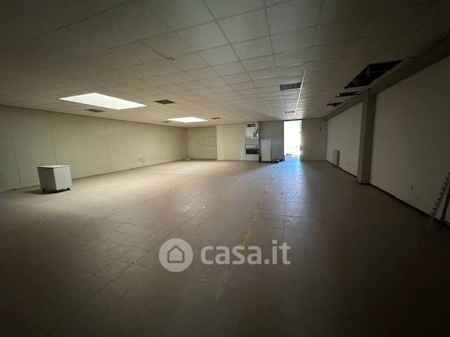 Ufficio in commerciale in 