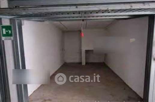 Box/posto auto in residenziale in Via Pietro Tacchini