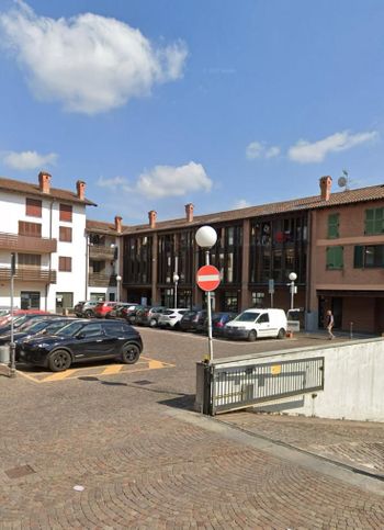 Garage/posto auto in residenziale in Piazza Monsignor Luigi Chiodi 4