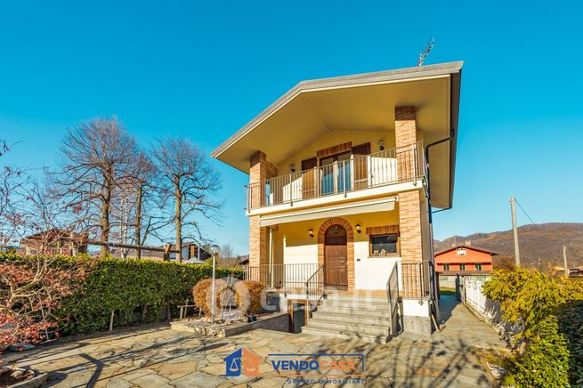 Casa indipendente in residenziale in Frazione Beguda 36