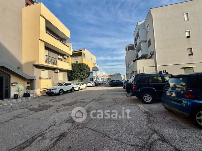 Box/posto auto in residenziale in Via Marina del Mondo