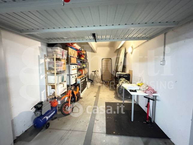 Box/posto auto in residenziale in Via Pietro Miliani 7