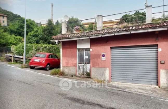 Garage/posto auto in residenziale in Via Achille Grandi 1