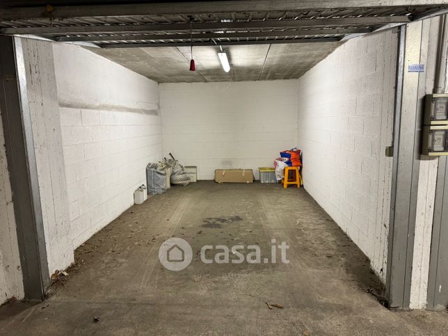 Garage/posto auto in residenziale in Via Famiano Nardini