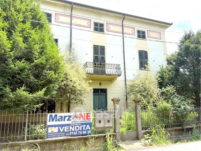 Casa indipendente in residenziale in 
