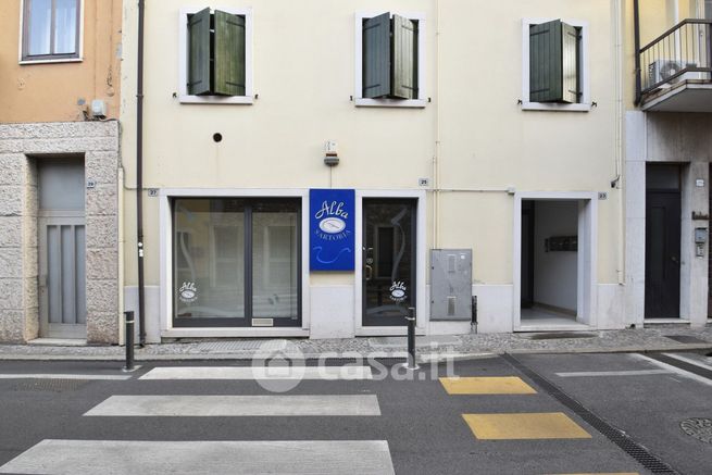 Ufficio in commerciale in Via Citella