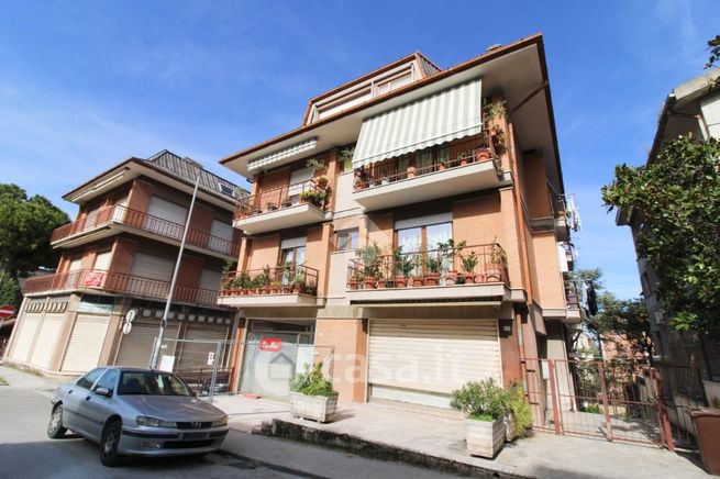 Appartamento in residenziale in Via Adige 51