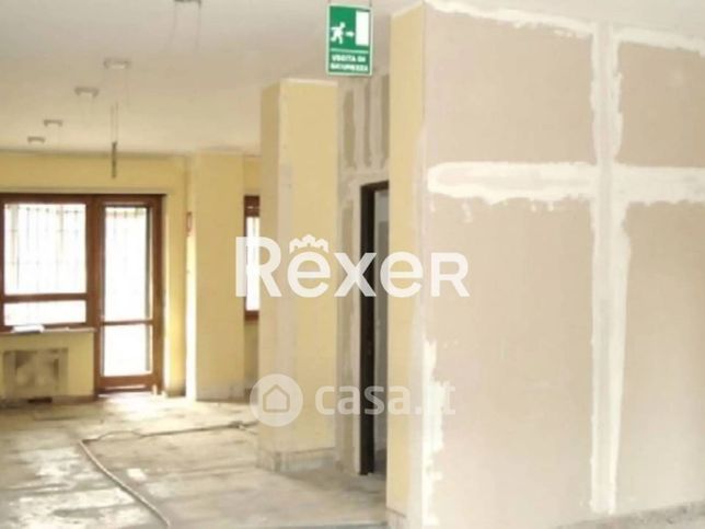 Ufficio in commerciale in Piazza Conti di Rebaudengo