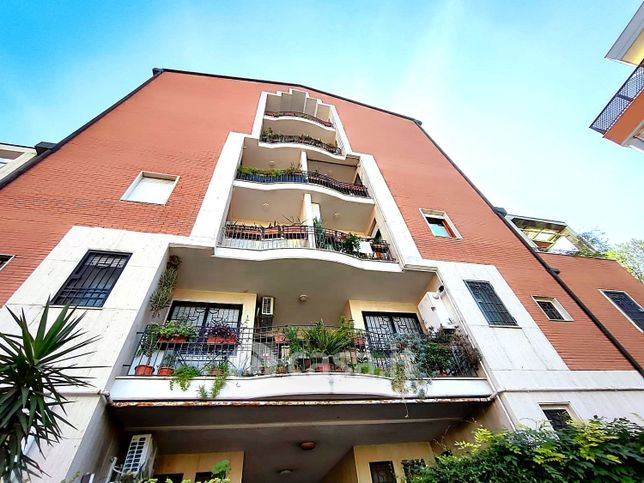 Appartamento in residenziale in Via Grazia Deledda 38