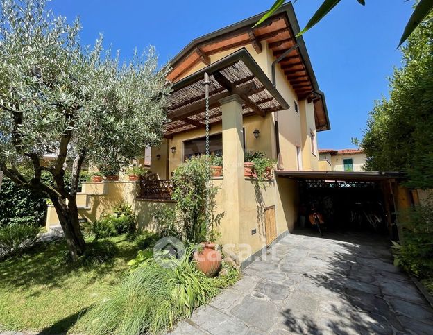 Villa in residenziale in 