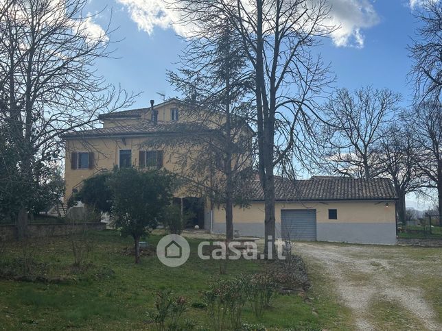 Villa in residenziale in Frazione Brondoleto