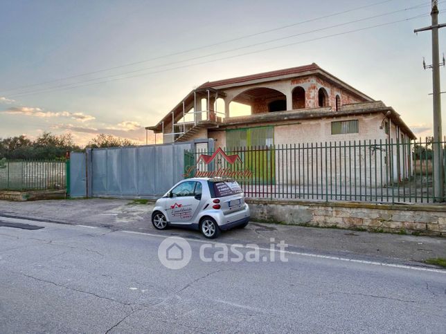 Capannone in commerciale in Strada Provinciale Ceglie Valenzano