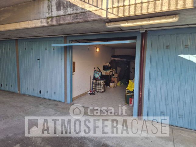 Box/posto auto in residenziale in Via Leone Tolstoj 16