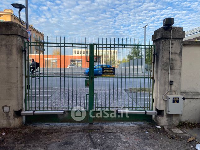 Garage/posto auto in residenziale in Via FIORAVANTI