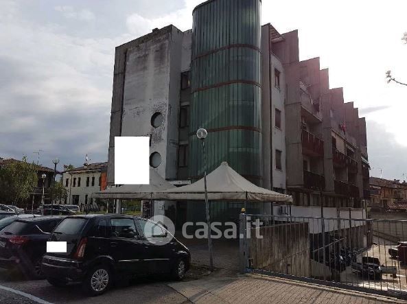 Box/posto auto in residenziale in Via XX Settembre