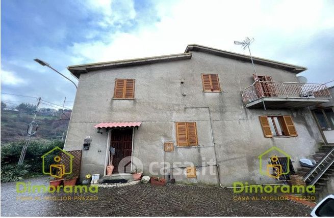 Appartamento in residenziale in Via Ville 45