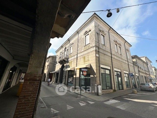 Ufficio in commerciale in Via Sant'Alberto