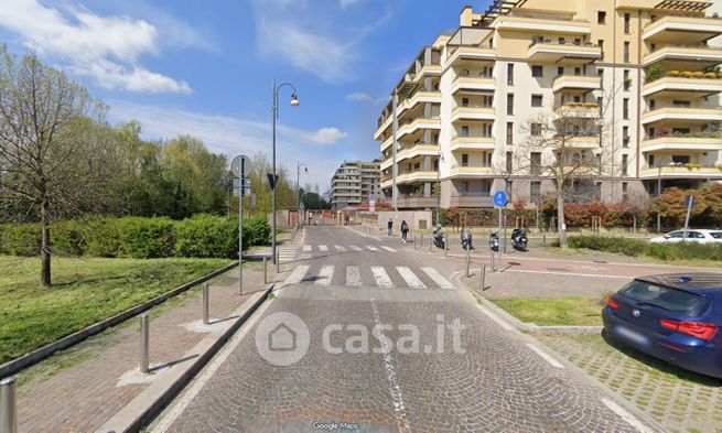 Box/posto auto in residenziale in Via Pompeo Marchesi 66