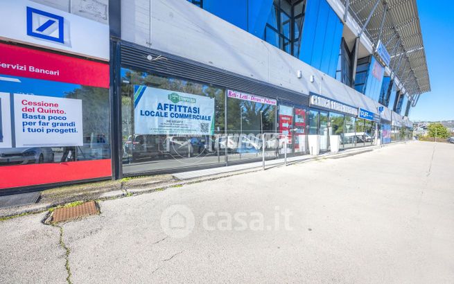 Capannone in commerciale in Viale del Lavoro