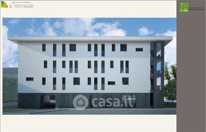 Ufficio in commerciale in 