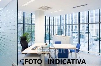 Ufficio in commerciale in 