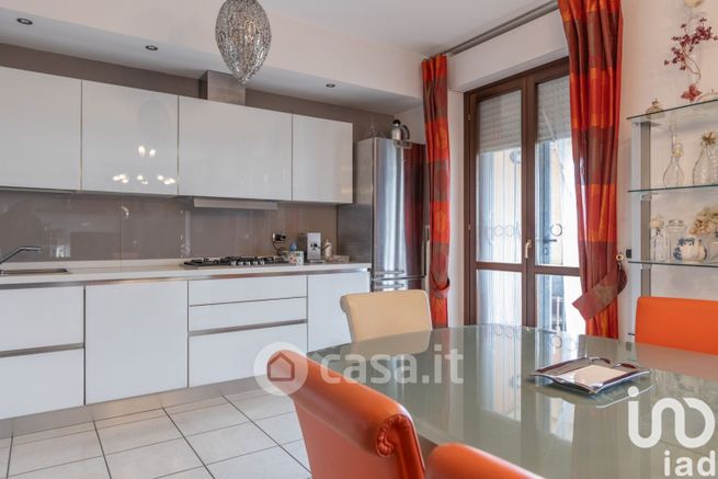 Appartamento in residenziale in Viale Niccolai 296 A