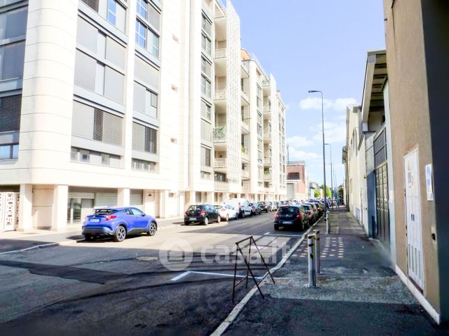 Ufficio in commerciale in Via Oreste Salomone