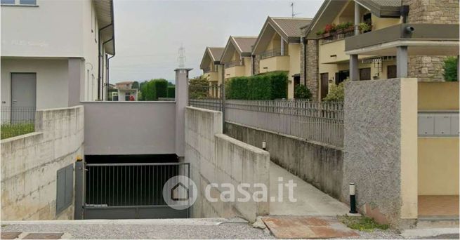 Box/posto auto in residenziale in Via Cappelletta 32