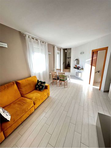 Casa bi/trifamiliare in residenziale in 