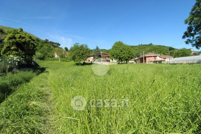 Terreno edificabile in residenziale in Frazione Rossi