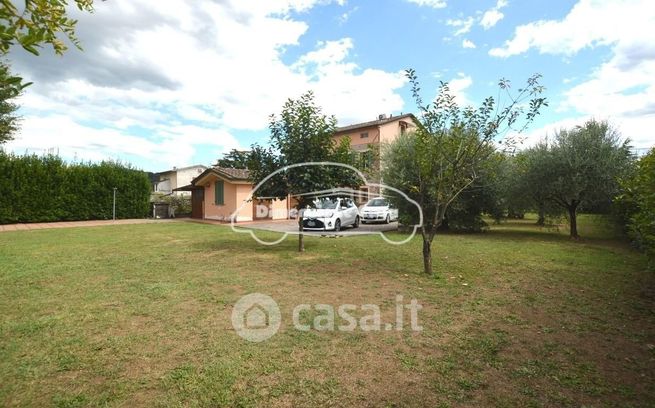 Villa in residenziale in Via Romana Ovest 55016