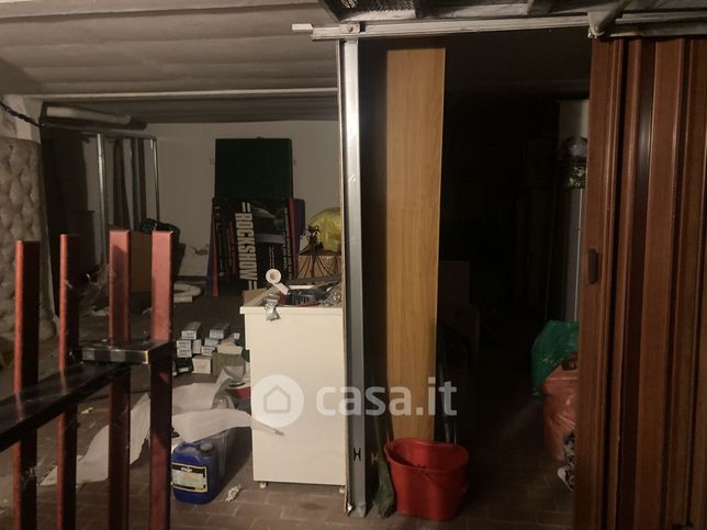 Garage/posto auto in residenziale in Via San Donato 53