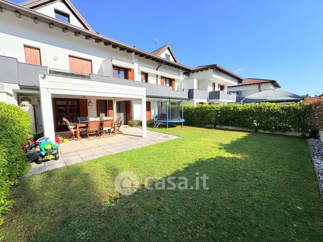 Appartamento in residenziale in Via dei Pascoli