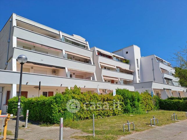 Appartamento in residenziale in Via A. Carracci 12