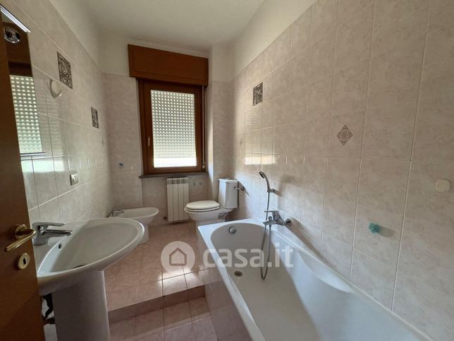 Appartamento in residenziale in Via Francesco de Francesco 33