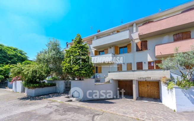 Villetta a schiera in residenziale in Via Montanara 1101