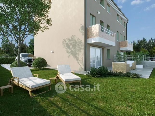 Casa bi/trifamiliare in residenziale in Via L. Scolari