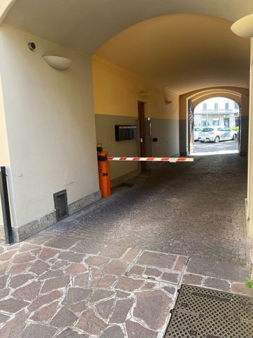 Box/posto auto in residenziale in Piazza Manzoni