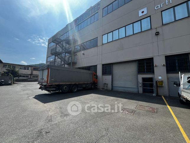 Capannone in commerciale in Via Geirato 90 A