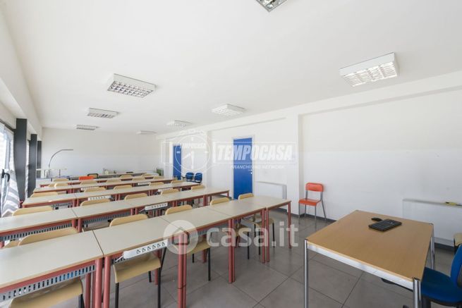 Ufficio in commerciale in 