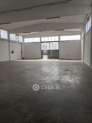 Capannone in commerciale in Via dei Marmorari