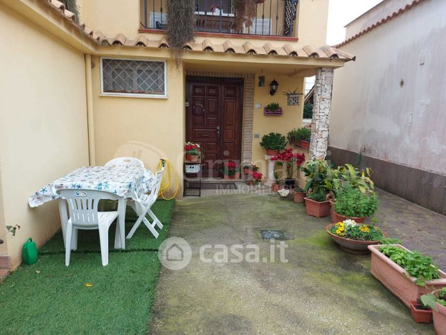Casa indipendente in residenziale in Via Etruschi 40
