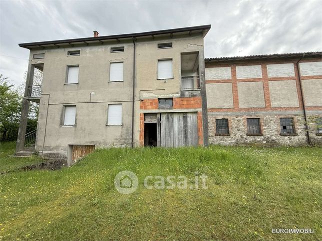 Casa indipendente in residenziale in Strada La Villa