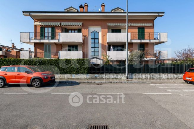 Appartamento in residenziale in Via Cecco Angiolieri 13